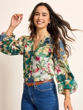 Tommy Bahama Hightide Flora Pintuck Blouse in Size Small